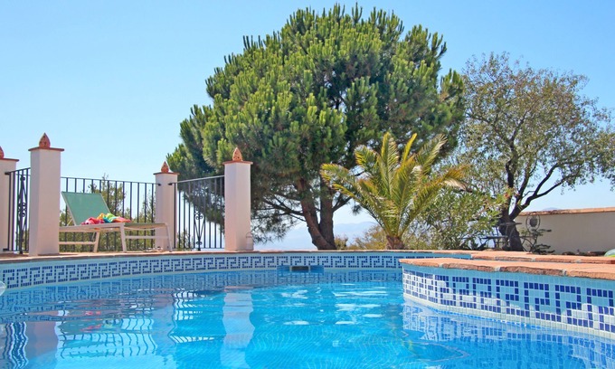 Canillas de Aceituno Villa | Villa with pool 2 bedrooms, 2 baths, views, airco, free WiFi
