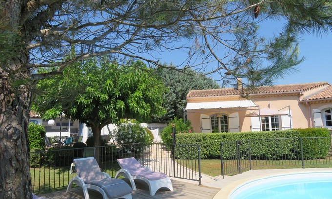 Entrechaux Villa | Villa with large garden, heated pool near Vaison and Mt Ventoux