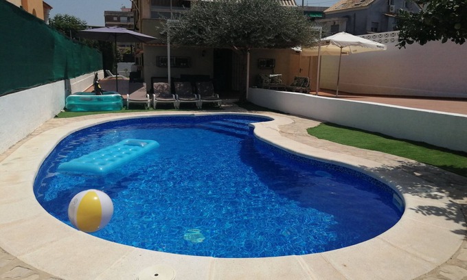 Venecia Ski Chalet | Villa with pool near the beach of Gandía