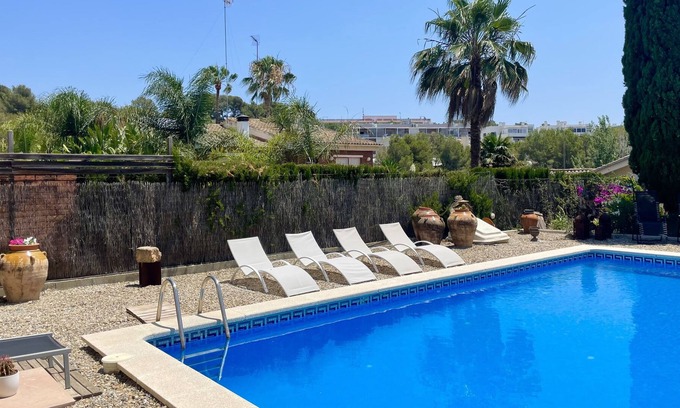 Tarragona Villa | VILLA WITH PRIVATE POOL IN FRONT OF THE SEA, BARBECUE IN TARRAGONA