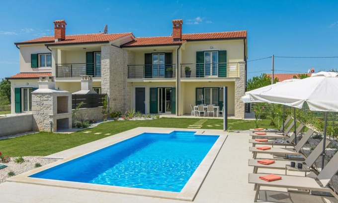 Labinci Villa | Villa with private pool in a quiet location with garden and grill