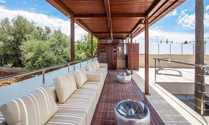 Establiments Villa | Villa with salt water pool