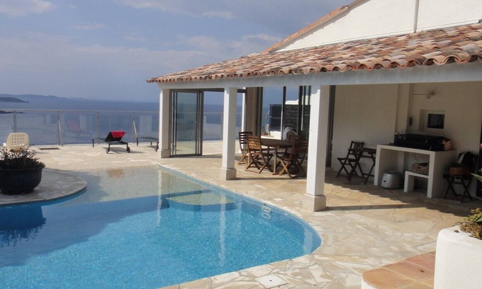 Ile du Levant Villa | VILLA WITH SWIMMING POOL, VERY BEAUTIFUL SEA VIEW, LEVANT ISLAND