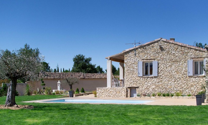 Joucas House | Villa with swimming pool, panoramic view of the luberon and wooded garden