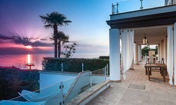 Taormina Apartment | VILLA ZAGARA GARDEN Seaview Apartment Terrace & Pool