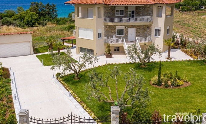 Nea Potidaia Villa | Villa Zeria by TravelPro Services