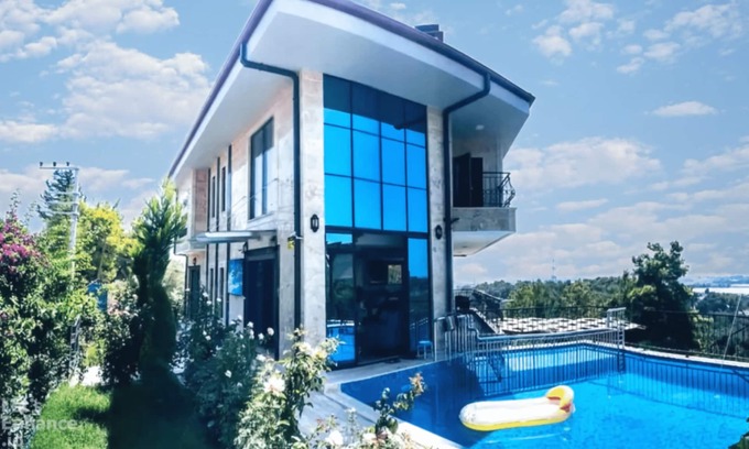 Manavgat Villa | villa15 Lodge, 5BR/5.5BA/Pool/Gym/Sauna/Alfresco Dining & Beach Access
