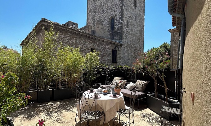 Saint-Laurent-des-Arbres House | Village house medieval village center