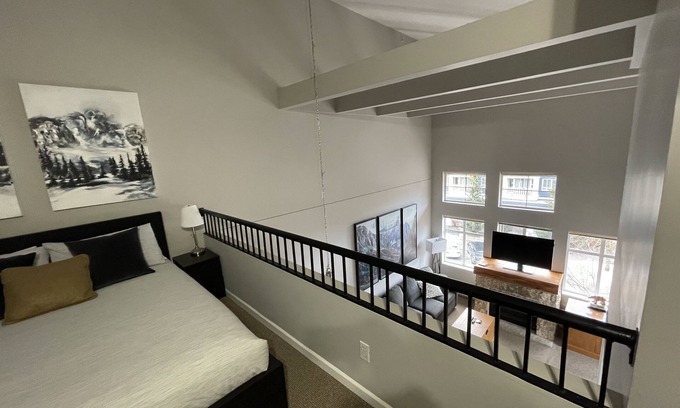 Village North Condo | VILLAGE LOFT CONDO - POOL & HOT TUB - 2 PARKING SPOTS!