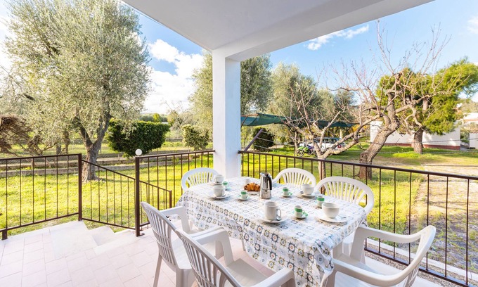 Montincello Apartment | Villini delle Rose -Quadrilocale 5 by BarbarHouse