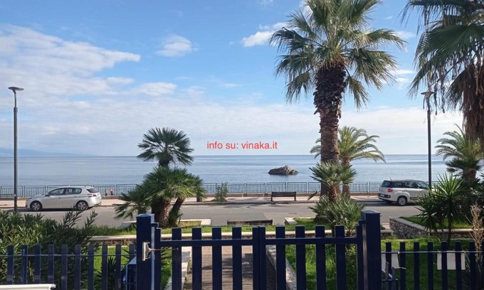 Sant'Alessio Siculo Apartment | Vinaka it