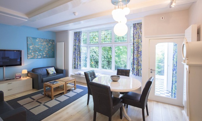 Canal Ring Apartment | Vincent van Gogh apartment