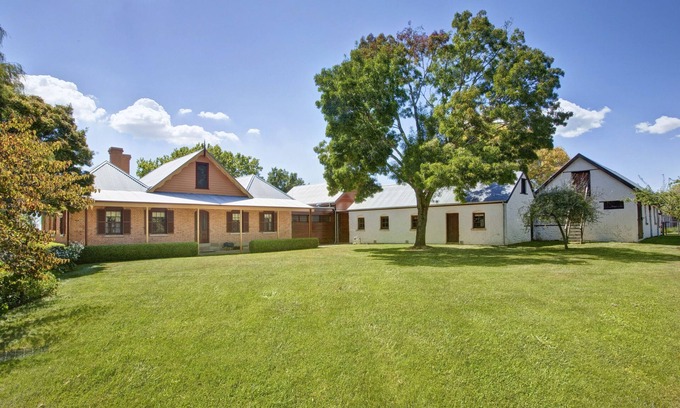 Exeter House | Vine Lodge- Heritage Getaway in Exeter