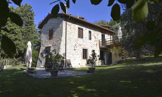 Twist Villa | Vineyard escape! Panoramic location within easy reach of Florence