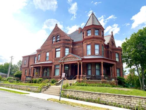St. Joseph House | Vineyard Mansion B&B