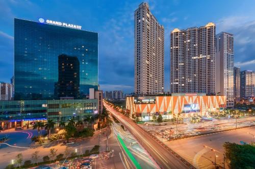 Trung Hoa Nhan Chinh Apartment | Vinhomes D'Capitale - Tran Duy Hung - By MC Homes