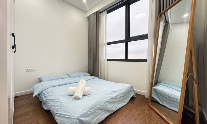 Trung Hoa Nhan Chinh Apartment | Vinhomes D’Capitale | 2BR with Full Amenities & City Access