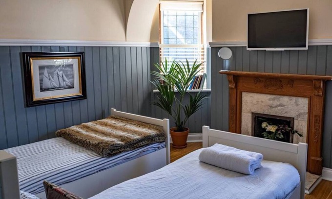 Maldon House | Vintage Cottage on OSEA Island