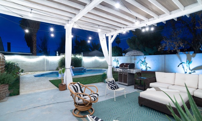 West Huntridge House | Vintage Las Vegas Home w/Pool - 5 Mins to Strip