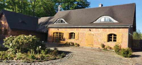 Strzelinko House | Violin house
