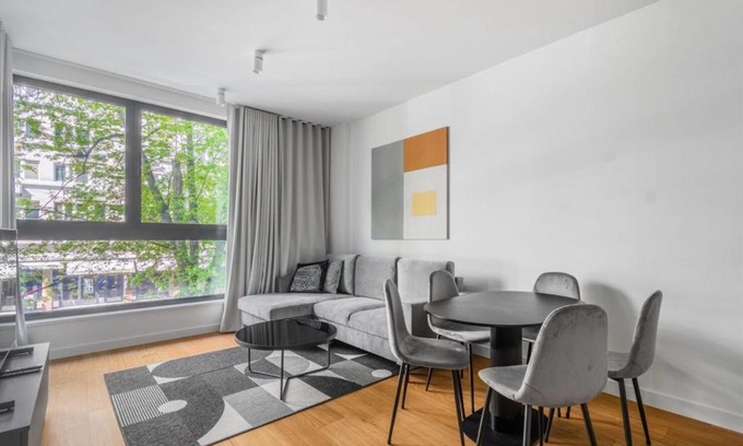 Mirow Apartment | VipWarsawApartments pl Premium 3 Rooms Apartments at Grzybowska 37