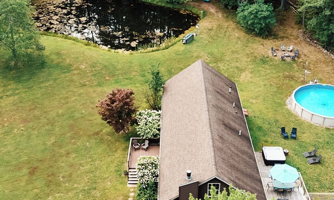Cairo House | Visit Chill House: 15 miles from Windham. Hot Tub & Ping Pong!