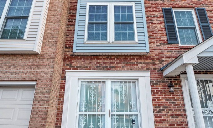 Garfield Heights Apartment | Vista B Very friendly