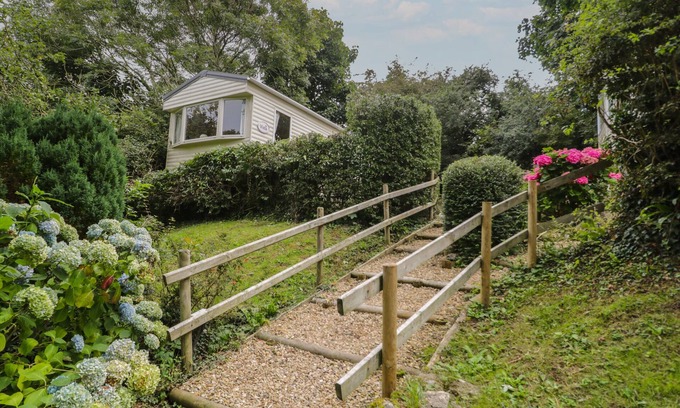 Moelfre Cottage | VISTA, family friendly, country holiday cottage in Moelfre
