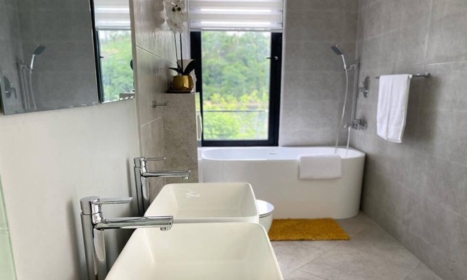 Akosombo Bed & Breakfast | Vista Lakeside Residences