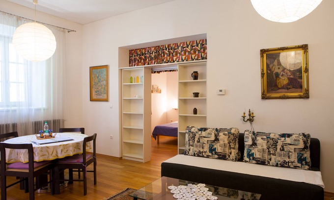 Ljubljana City Centre Apartment | Vita Tour As/Spacious 1BR APP in center with free AC and WiFi