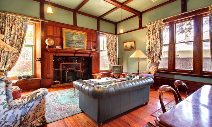 North Adelaide Apartment | Viva Music Apartment - Buxton Mansion