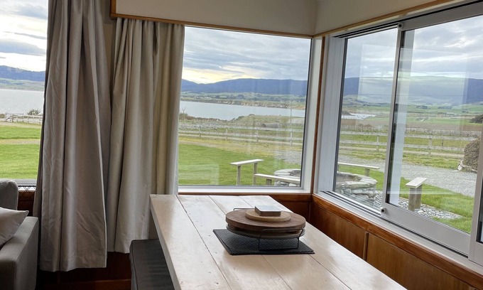 Pahia House | VOGELS BACH- Monkey Island orepuki Spectacular ocean views