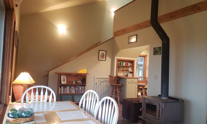 Diamond Ridge Ski Chalet | Volcano Vista: Adventure Chalet w/View, 2br (dry property, check description)
