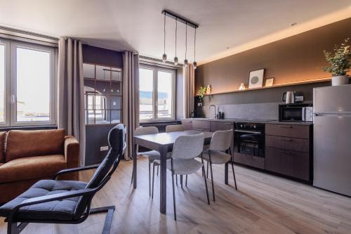 Belfort Apartment | Votre expérience cinéma - Parenthèse nocturne