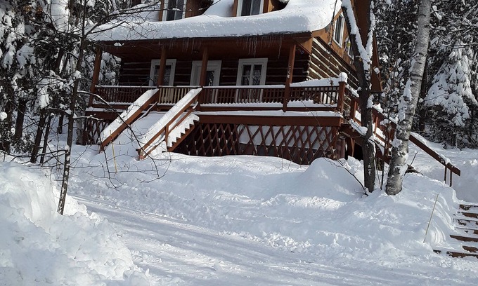 Saint-Hippolyte House | Vraie Maison Ancestrale laurentides saint-sauveur