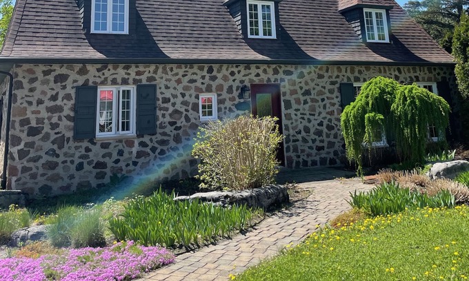 Lac Beauport House | Vrbo Property