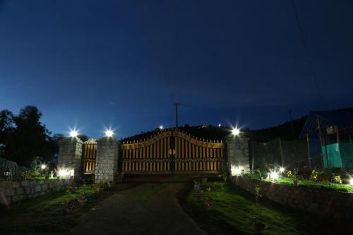 Kanthalloor House | Vrindhavan Mist City Resorts