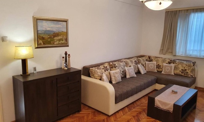 Vrsac Apartment | Vršac City Center Apartment Overlooking City Halln