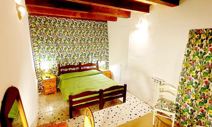 Centro Storico House | Vucciria's Green Cozy Room
