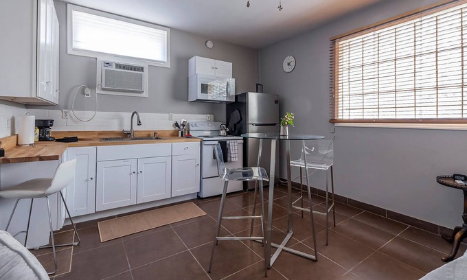West University Apartment | W University 2 Walk to U of A, 4th Ave & Downtown