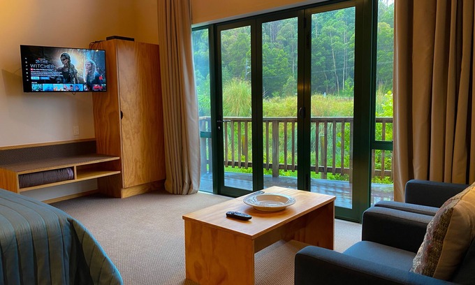 Te Kuiti Hotel | Waitomo Lodge