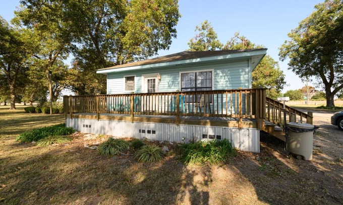 Lake Village Cabin | Wake up to sunrise over Lake Chicot!