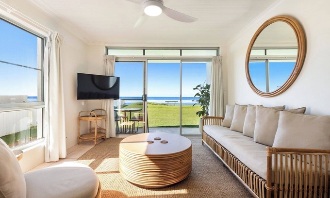 North Creek Apartment | Wake up to unobstructed views of Lennox Head’s Seven Mile beach.