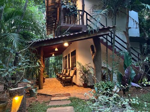 Udawalawa House | Walawa Blue Sapphire