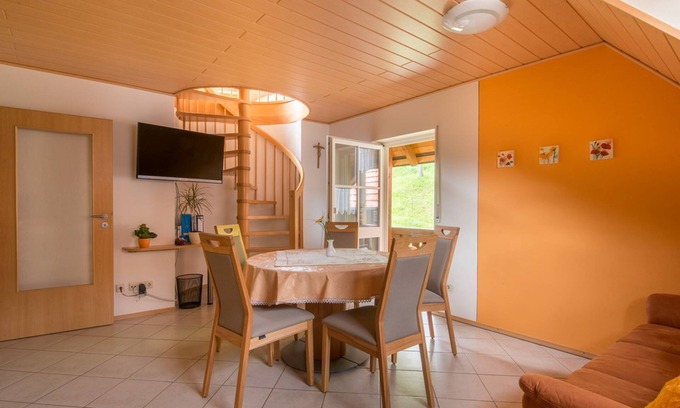 Zell am Harmersbach Apartment | Waldblick, 75qm, Balkon, 2 Schlafzimmer, max. 5 Personen