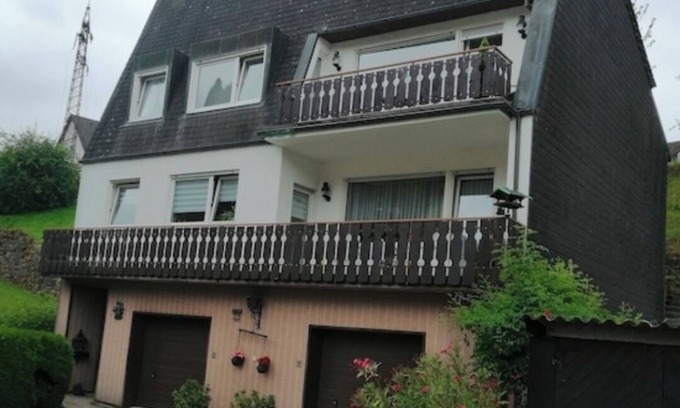 Schonbrunn House | "WALDESRUH "two apartments in one house For 9 people 30km to Heidelberg