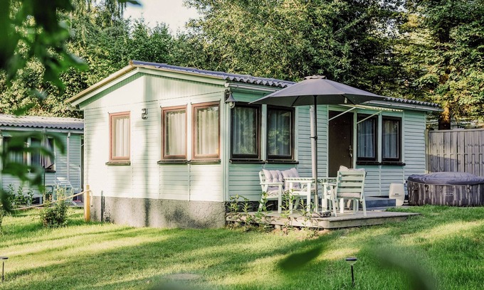 Luetow House | Waldhaus 2 mit Whirlpool - Ferienhäuser Insel Usedom - Direkt am Achterwasser!