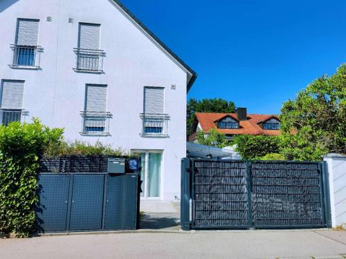 Waldtrudering House | Waldzimmer in der Stadt nähe Messe