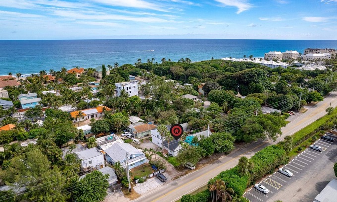 Briny Breezes Apartment | Walk to Beach & Downtown + Outdoor Hammock & Furniture!