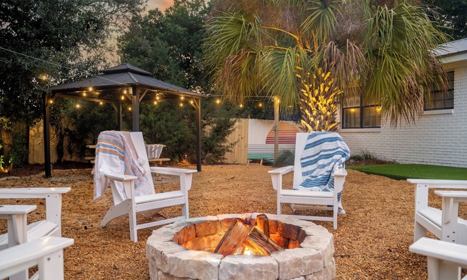 El Centro Beach House | Walk to Beach, Hot Tub, Fire Pit, King Bed! Ask about monthly rentals in winter!